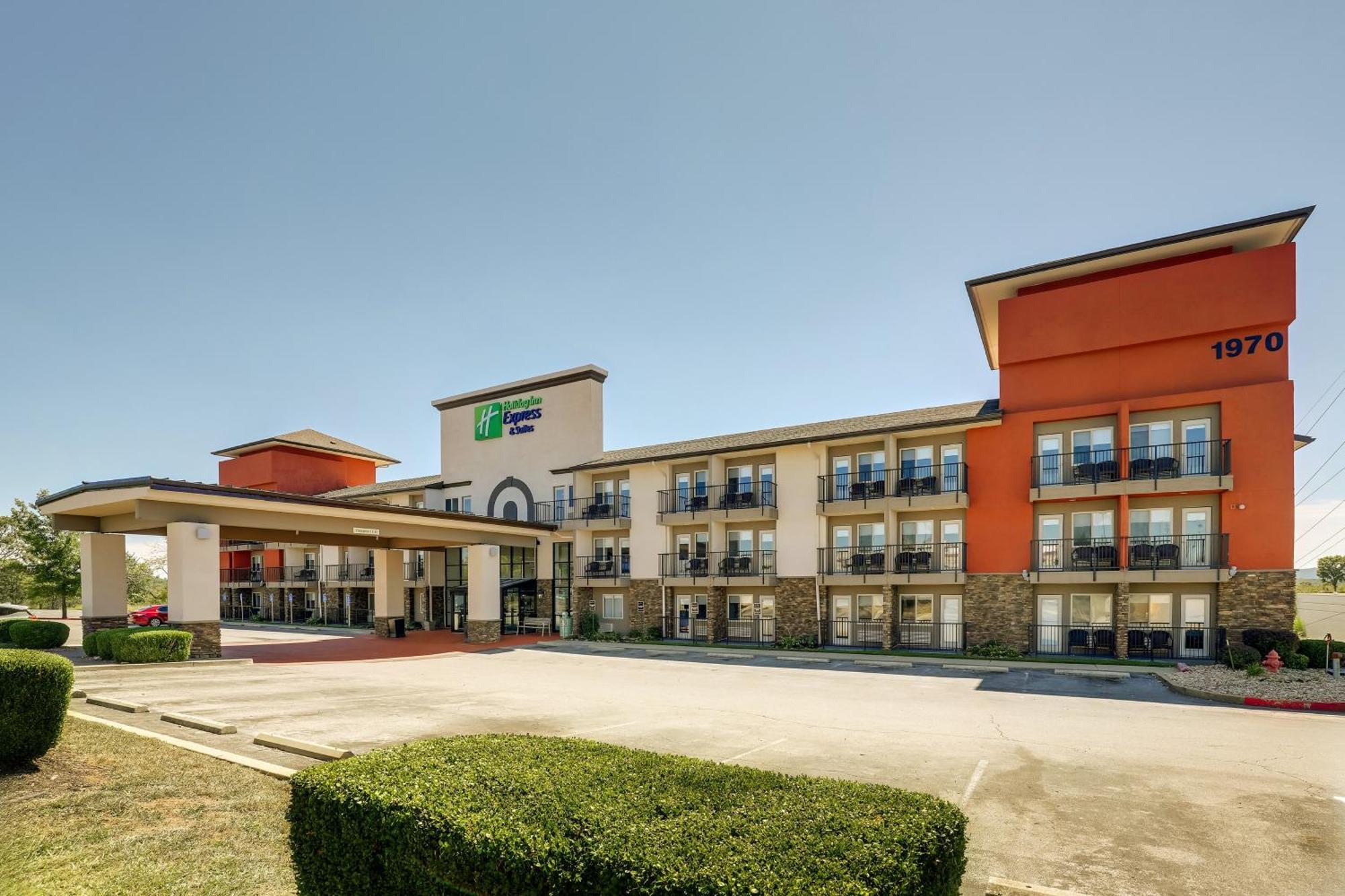 Holiday Inn Express Hotel & Suites Branson 76 Central By Ihg Dış mekan fotoğraf