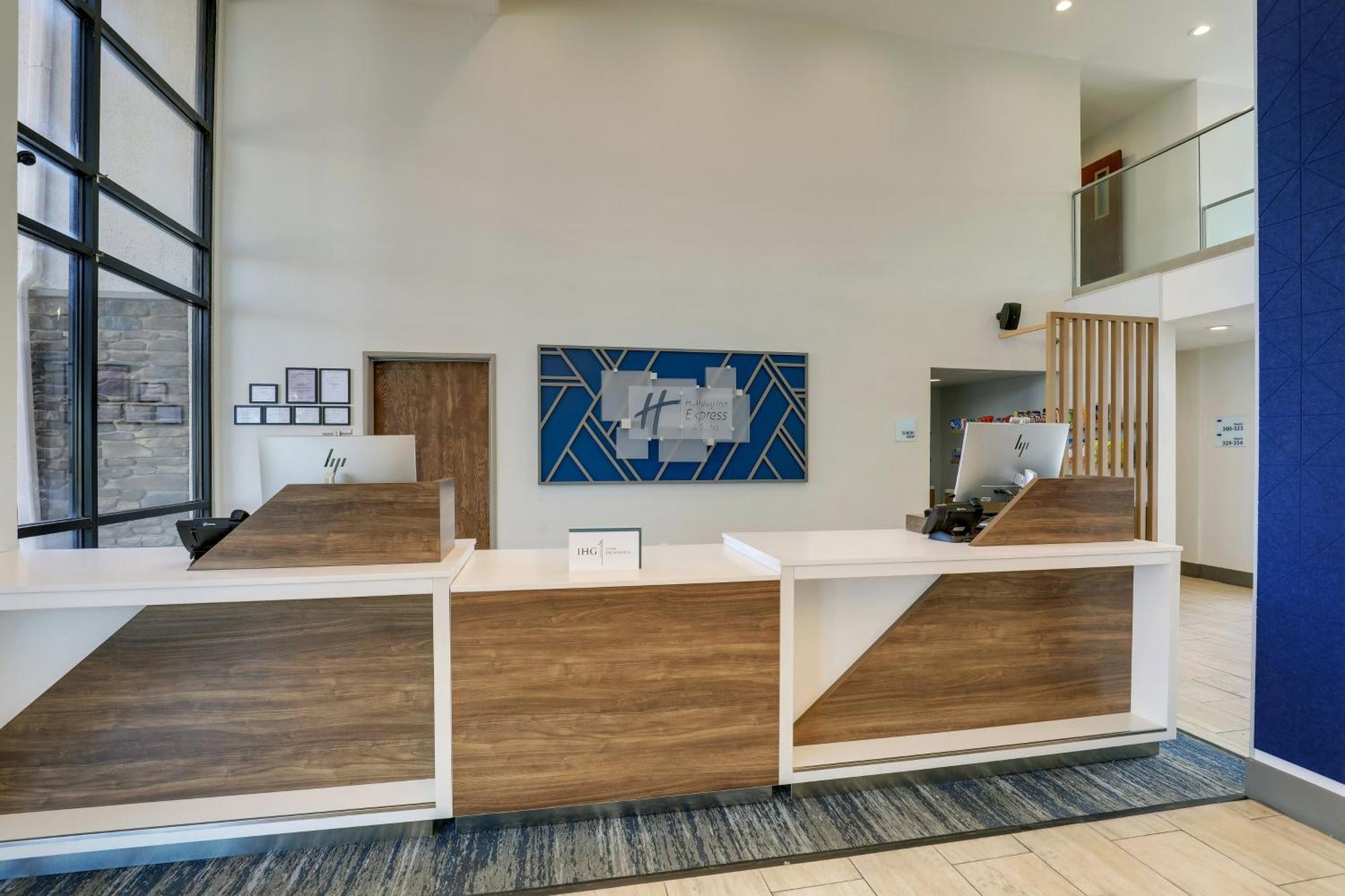 Holiday Inn Express Hotel & Suites Branson 76 Central By Ihg Dış mekan fotoğraf