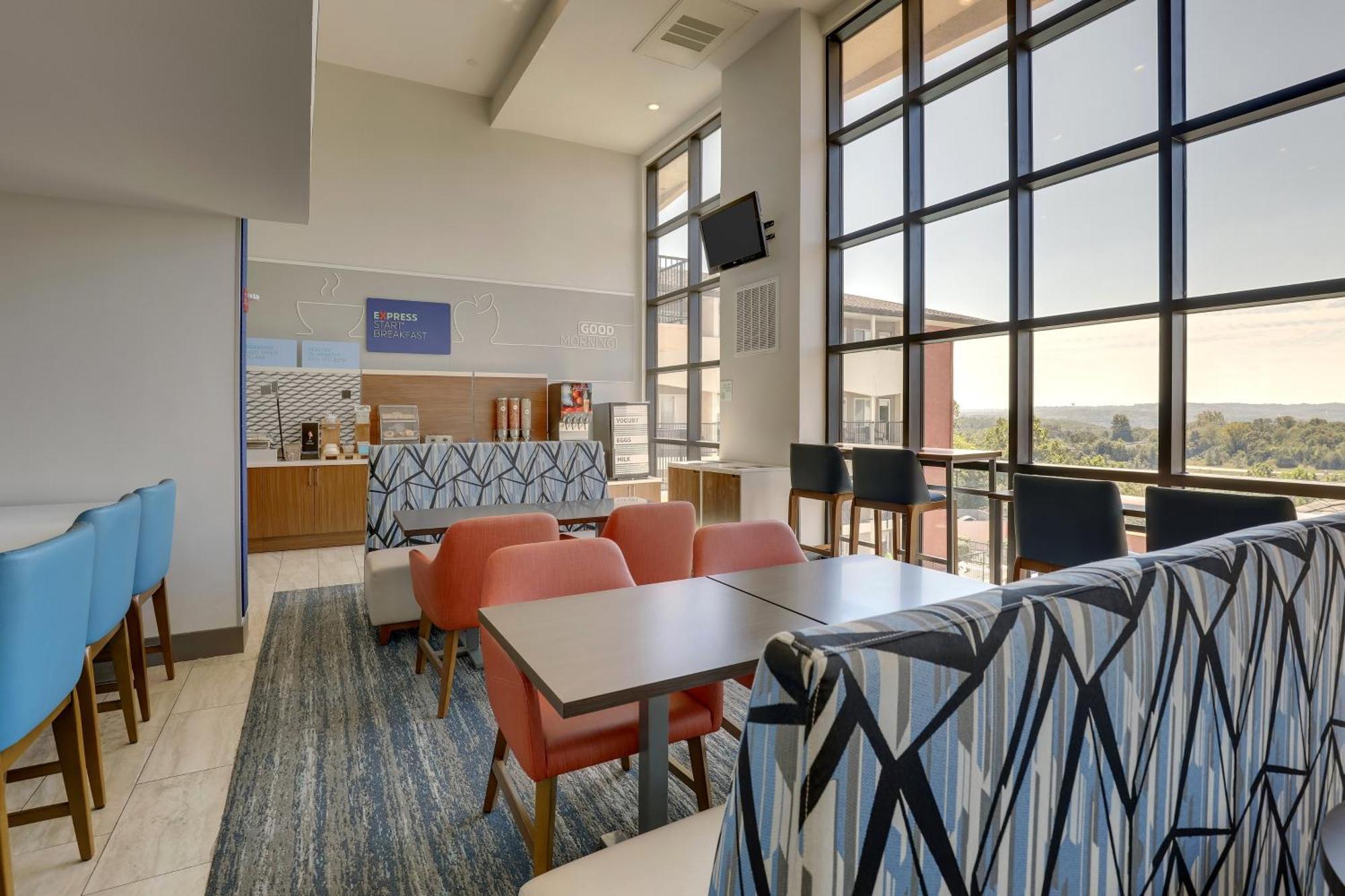 Holiday Inn Express Hotel & Suites Branson 76 Central By Ihg Dış mekan fotoğraf