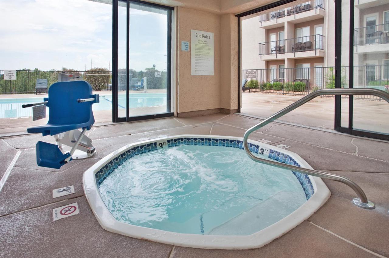 Holiday Inn Express Hotel & Suites Branson 76 Central By Ihg Dış mekan fotoğraf